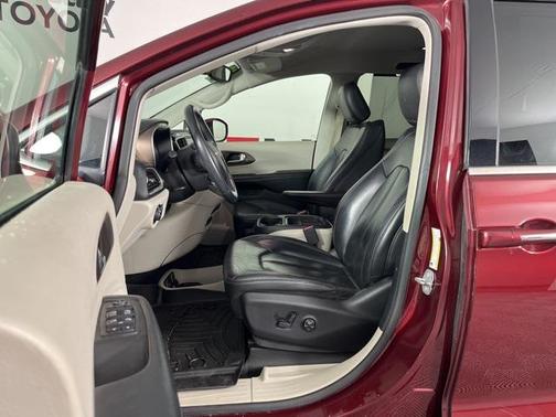 2018 Chrysler Pacifica Touring-L