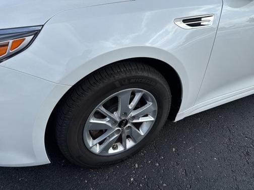 2017 Kia Optima LX
