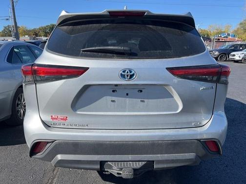 2023 Toyota Highlander Hybrid XLE