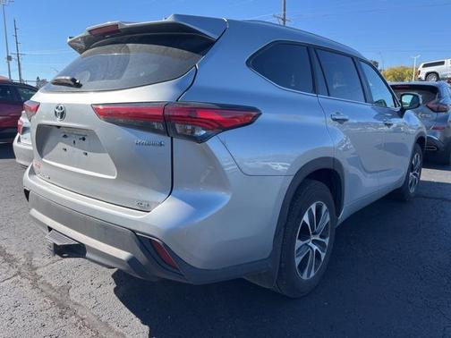 2023 Toyota Highlander Hybrid XLE