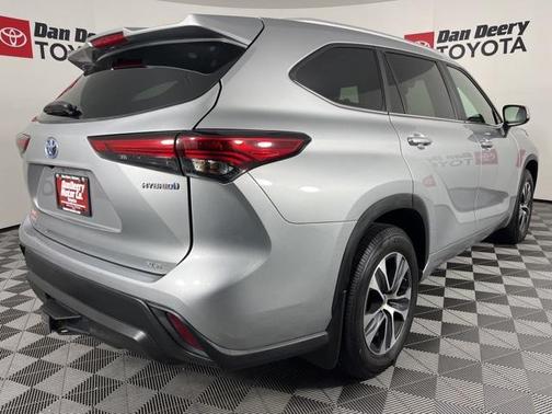 2023 Toyota Highlander Hybrid XLE