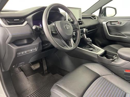 2021 Toyota RAV4 Hybrid SE