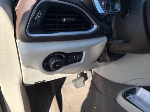 2018 Chrysler Pacifica Touring-L