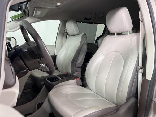 2018 Chrysler Pacifica Touring-L