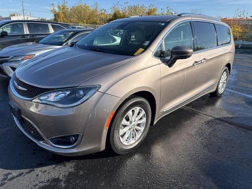 2018 Chrysler Pacifica Touring-L