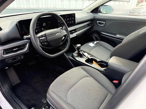 Snow White Pearl 2025 Kia K4 LXS