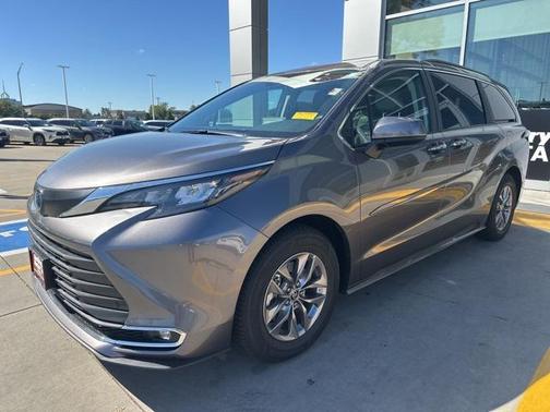 2024 Toyota Sienna XLE 7 Passenger