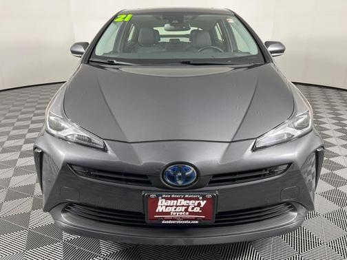 2021 Toyota Prius XLE