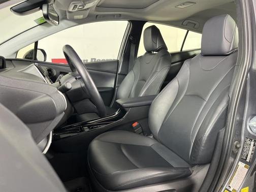 2021 Toyota Prius XLE