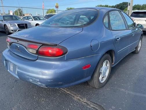 1999 Ford Taurus SE