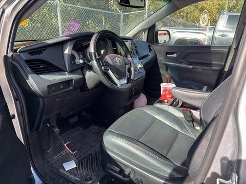 2016 Toyota Sienna SE