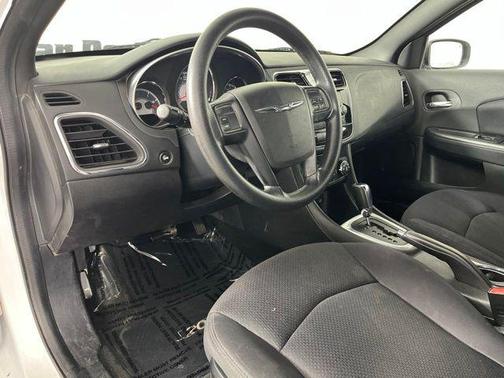 Bright White Clearcoat 2013 Chrysler 200 LX