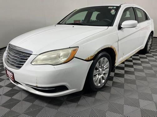 Bright White Clearcoat 2013 Chrysler 200 LX