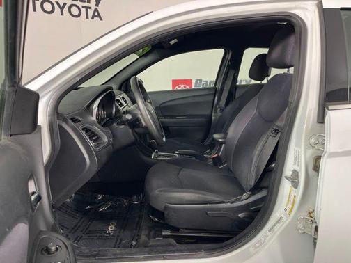 Bright White Clearcoat 2013 Chrysler 200 LX