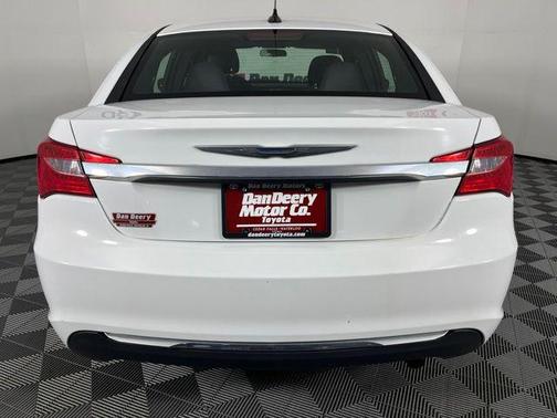 Bright White Clearcoat 2013 Chrysler 200 LX
