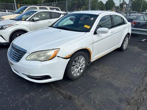Bright White Clearcoat 2013 Chrysler 200 LX