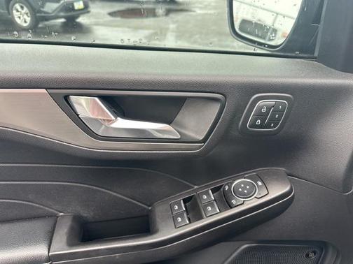 2021 Ford Escape Titanium