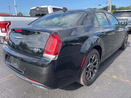 2018 Chrysler 300 S