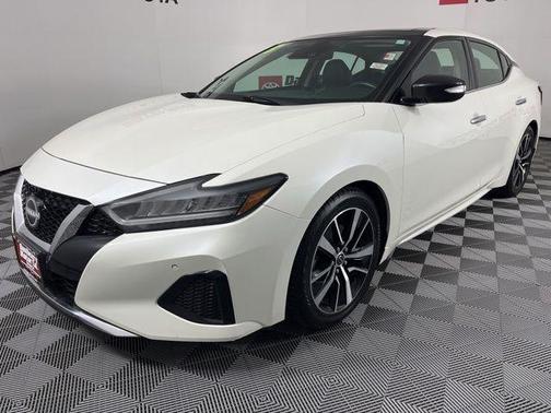 Pearl White TriCoat 2023 Nissan Maxima SL