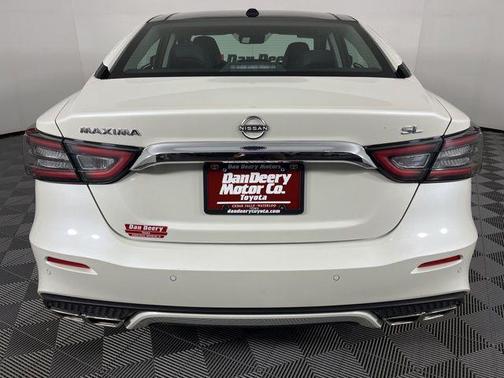 Pearl White TriCoat 2023 Nissan Maxima SL
