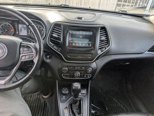 Billet Silver Metallic Clearcoat 2019 Jeep Cherokee Latitude Plus