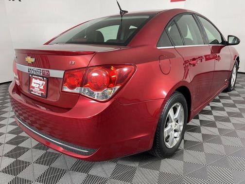Crystal Red Metallic Tintcoat 2011 Chevrolet Cruze 2LT