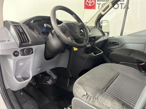 2018 Ford Transit-250 148 WB Medium Roof Cargo