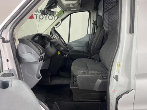 2018 Ford Transit-250 148 WB Medium Roof Cargo