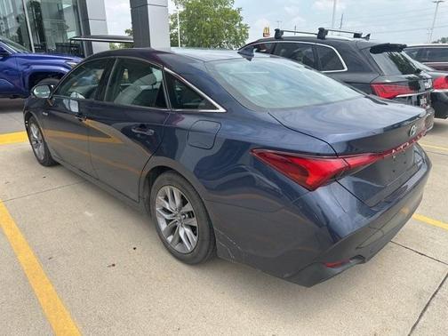 2020 Toyota Avalon Hybrid XLE