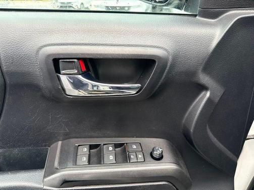 Super White 2021 Toyota Tacoma TRD Sport