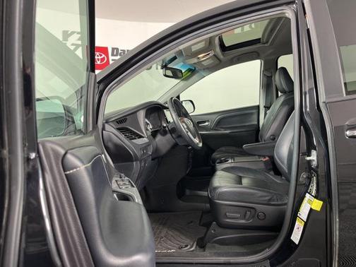 2016 Toyota Sienna SE