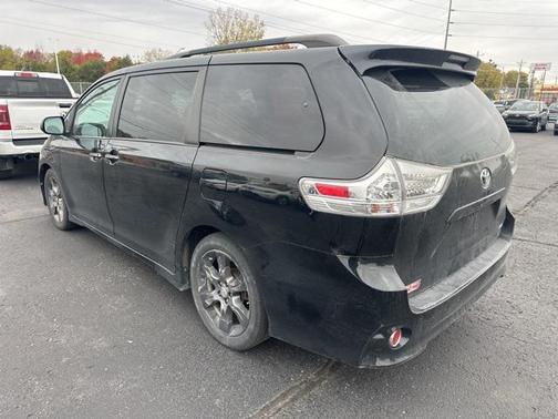 2016 Toyota Sienna SE