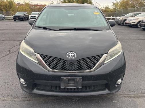 2016 Toyota Sienna SE