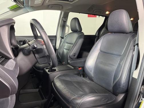 2016 Toyota Sienna SE