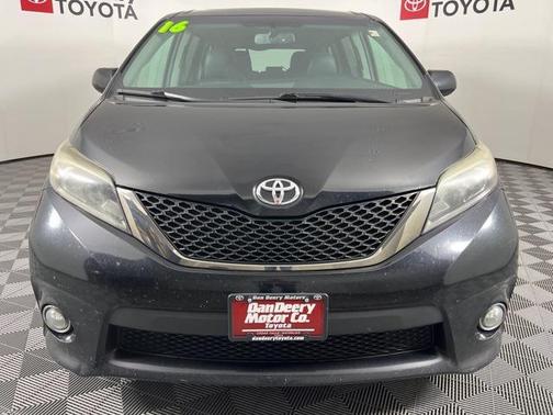 2016 Toyota Sienna SE