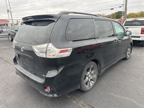 2016 Toyota Sienna SE