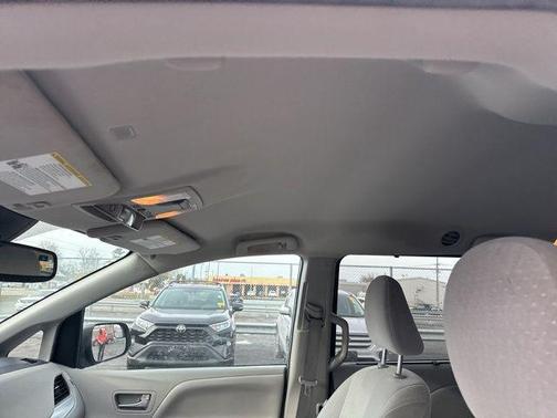 2020 Toyota Sienna LE