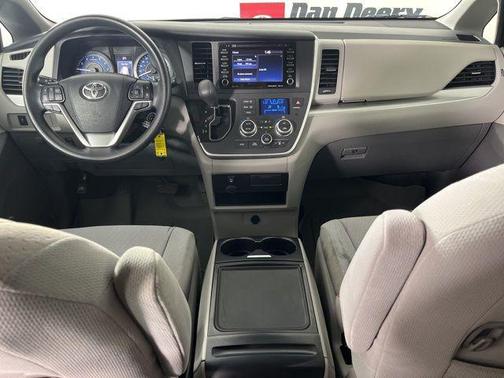 2020 Toyota Sienna LE