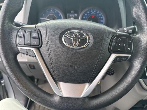 2020 Toyota Sienna LE