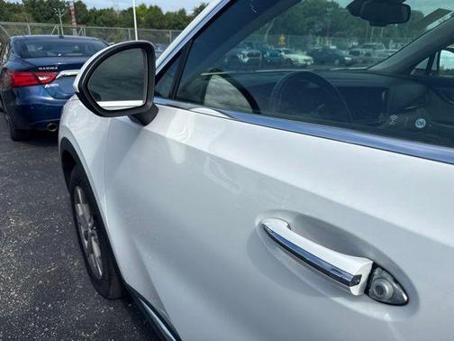 Summit White 2023 Buick Envision Preferred FWD