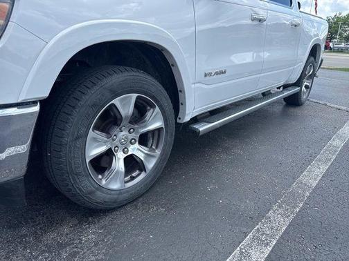 Bright White Clearcoat 2020 RAM 1500 Laramie