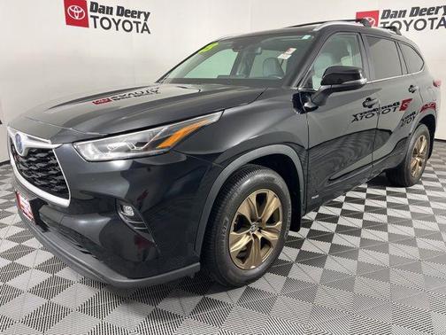 Cement 2023 Toyota Highlander Hybrid XLE