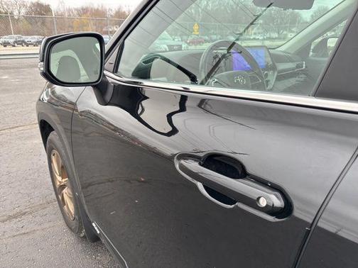 Cement 2023 Toyota Highlander Hybrid XLE