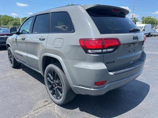 2022 Jeep Grand Cherokee Laredo