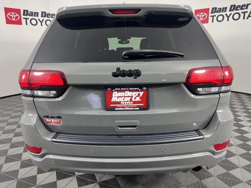 2022 Jeep Grand Cherokee Laredo