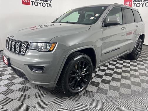 2022 Jeep Grand Cherokee Laredo