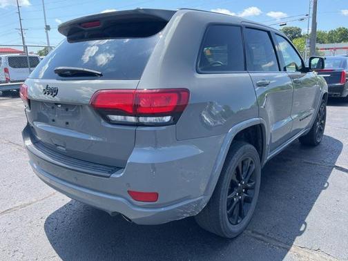 2022 Jeep Grand Cherokee Laredo