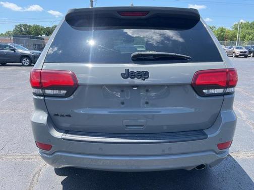 2022 Jeep Grand Cherokee Laredo