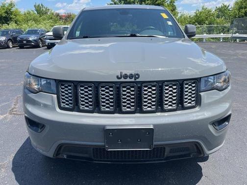 2022 Jeep Grand Cherokee Laredo
