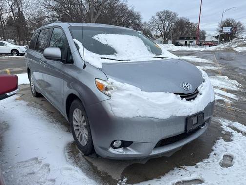 2013 Toyota Sienna XLE